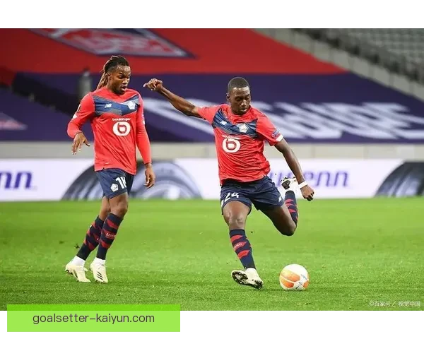 里尔主帅引领球队逆转颓势，战术灵活表现亮眼