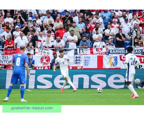 阿尔方斯·阿雷奥拉在英超赛季中表现亮眼，助力西汉姆联希望重返欧战。