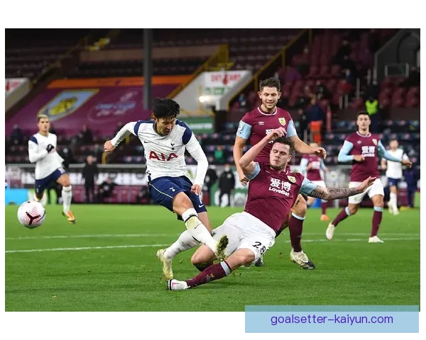 足球球星近期表现稳健，状态持续提升备受关注